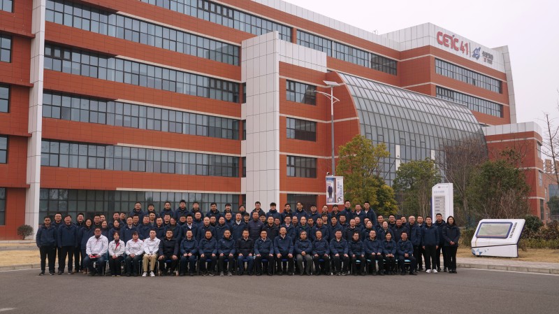 自強(qiáng)而上  定力啟航 ──公司2024年經(jīng)濟(jì)運(yùn)行分析會(huì)和年度工作總結(jié)表彰大會(huì)順利召開